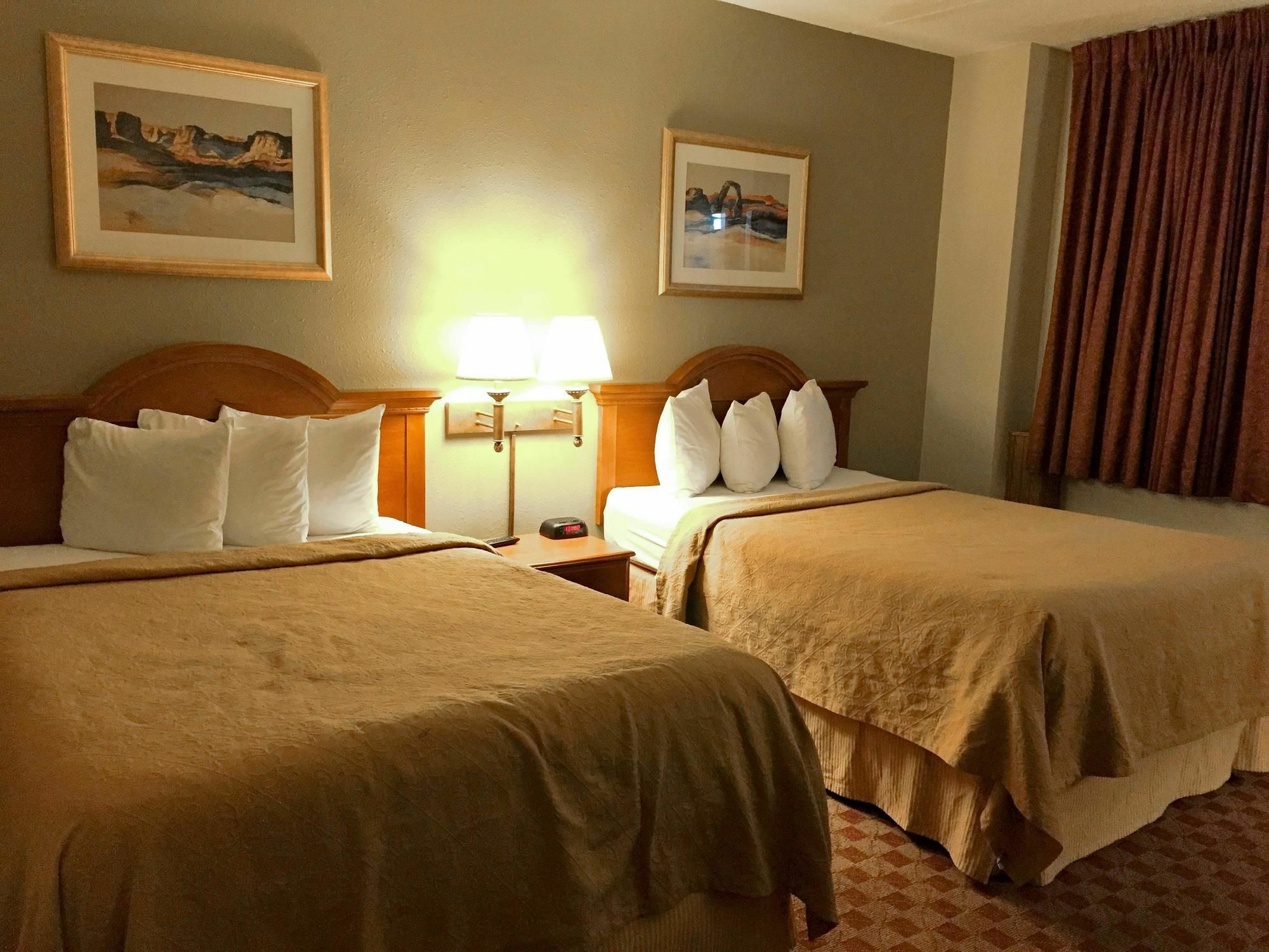 Badlands Inn & Suites Dickinson Kültér fotó